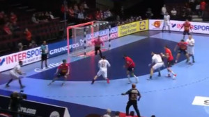 Zhdrala trebao zabiti gol Špancima, a meč prekinut jer je njegov trener tražio timeout