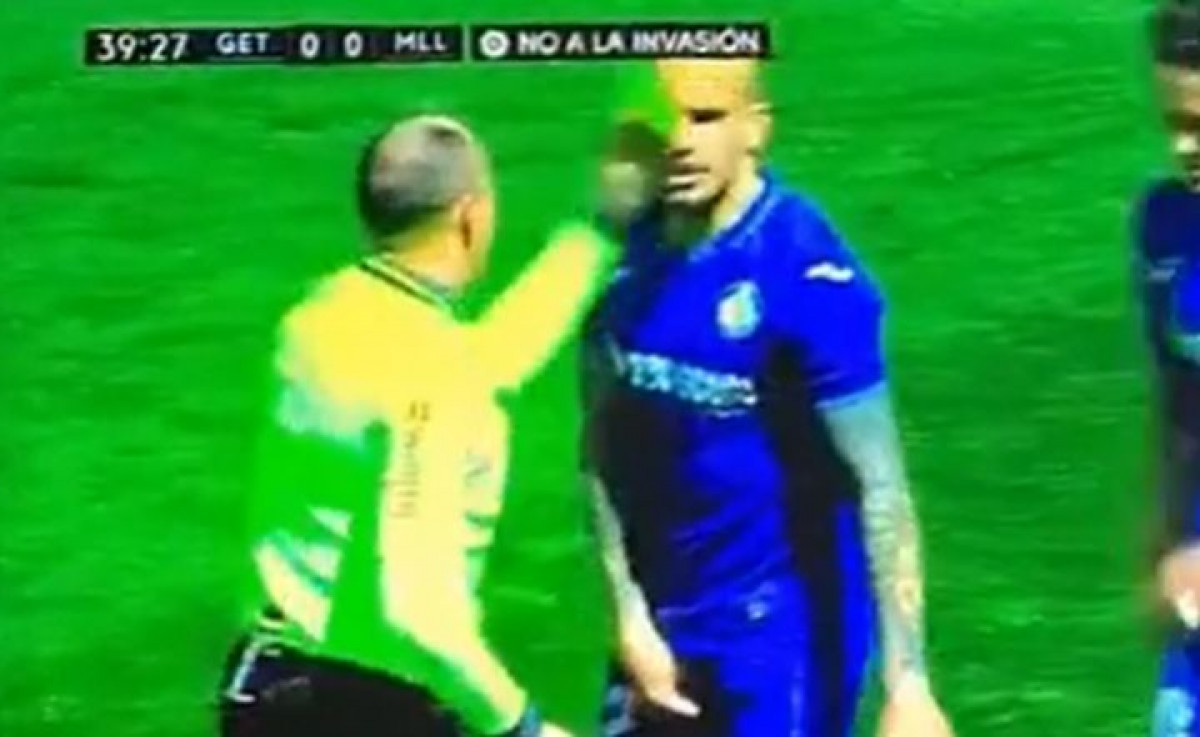 Ludnica na meču La Lige: Sudija Lahoz u sekundi pokazao čak četiri žuta kartona