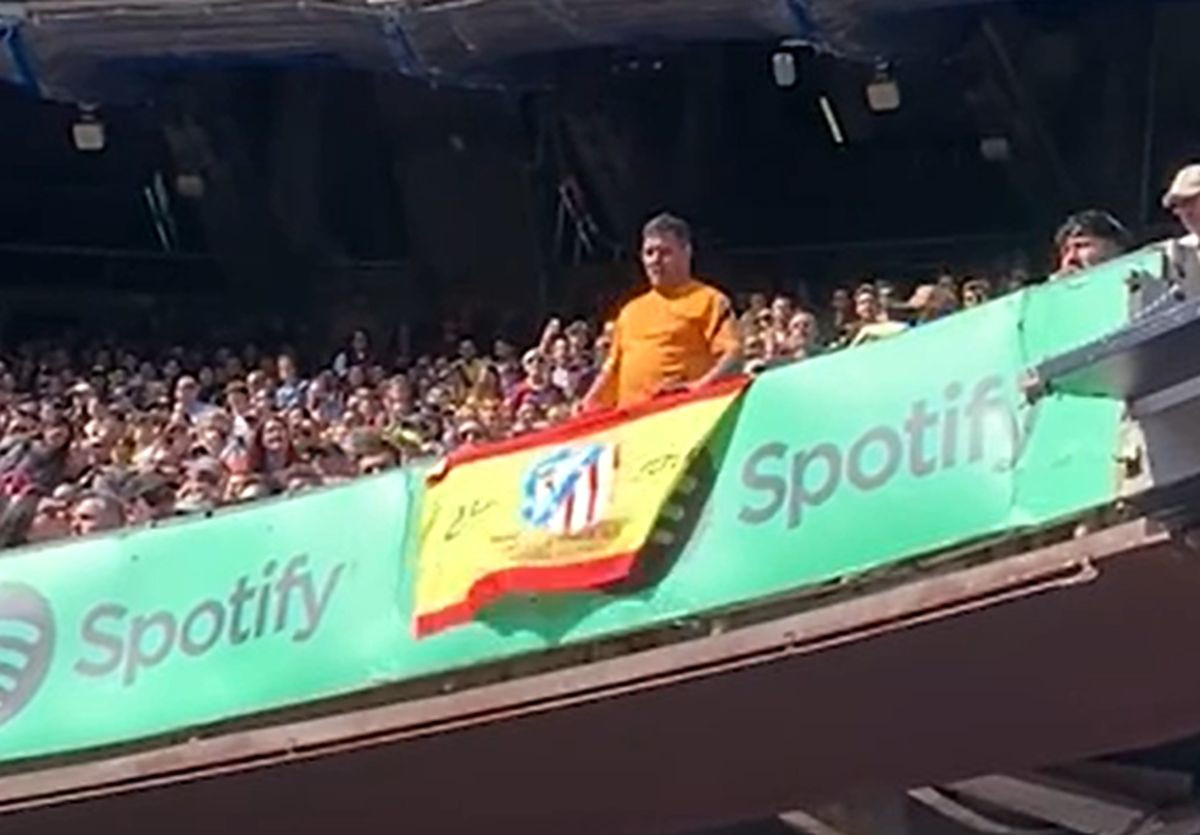 Na Nou Campu navijaču oteli zastavu Španije i istjerali ga, Barcelona ima objašnjenje