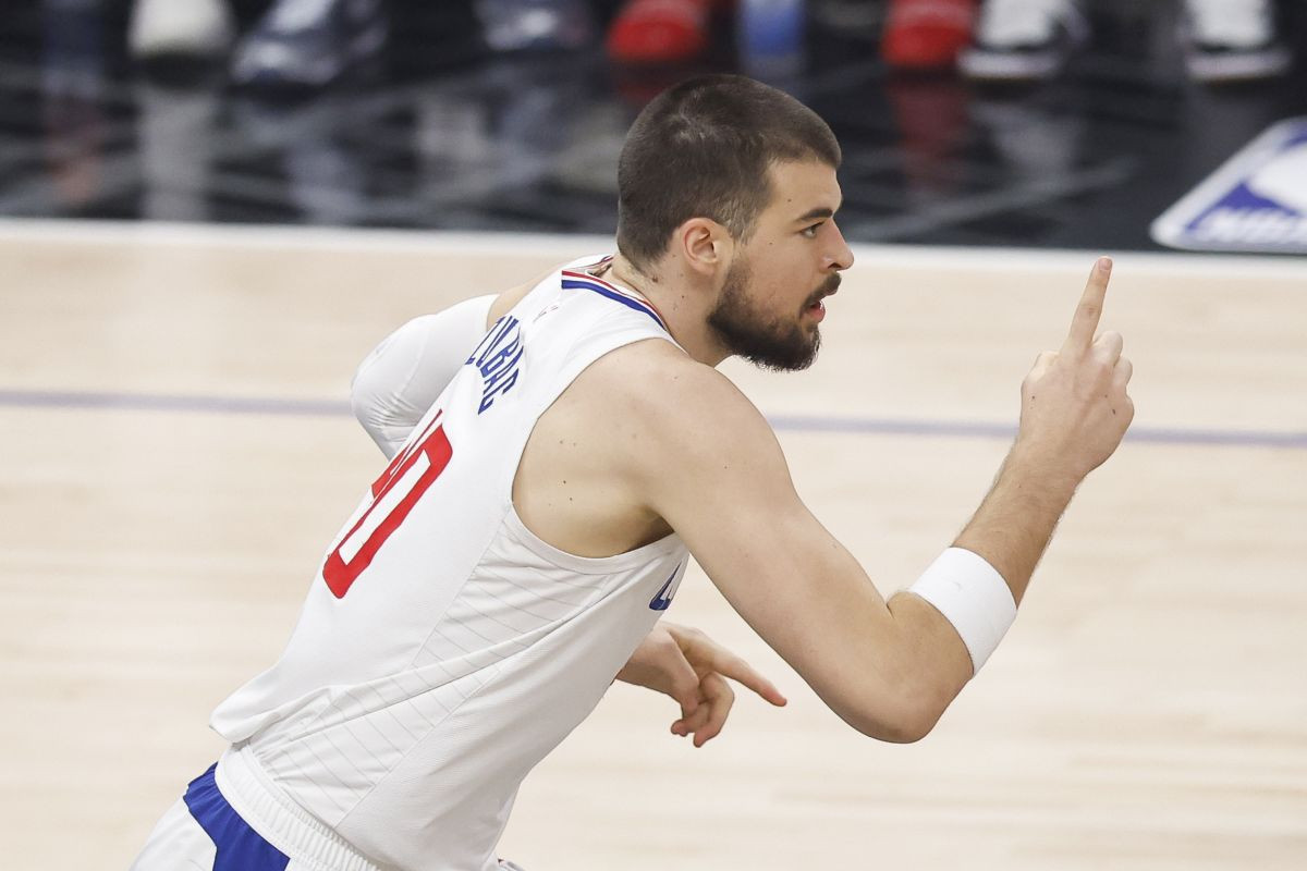 Kakvog centra ima Hrvatska: Zubac "zaplesao" protiv Wolvesa