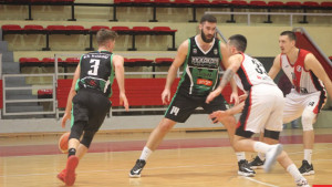 Košarkaš Kaknja izmislio da mu klub nije produžio radnu dozvolu i sam zatražio deportaciju?