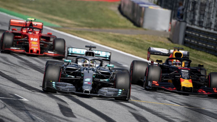 Do nove sezone Formule 1 preostalo je nekoliko dana, a počeo je rat Red Bulla i Mercedesa