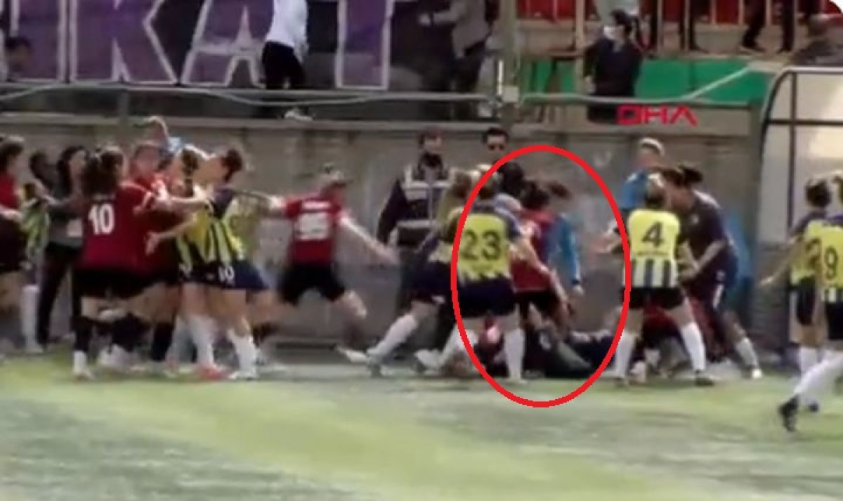 Brutalna tuča igračica u Turskoj: Udarala protivnicu nogom u glavu dok je ležala na terenu