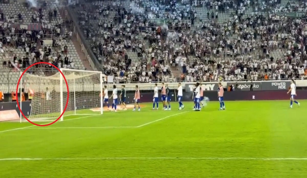 Ljubav je pukla! Marko Livaja jedini preskočio reklamu, prema njemu je doletjela baklja, a onda... Ljubav je pukla! Marko Livaja jedini preskočio reklamu, prema njemu je doletjela baklja, a onda...