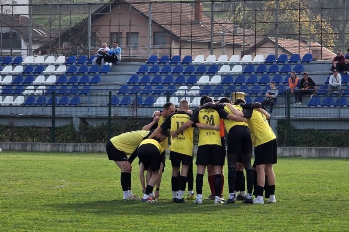 Omladinac blizu jesenje titule u grupi B, velika gužva u grupi A