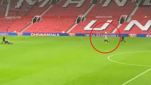 Nakon blamaže od Liverpoola svi su pobjegli s Old Trafforda, a on je ostao sam da trenira