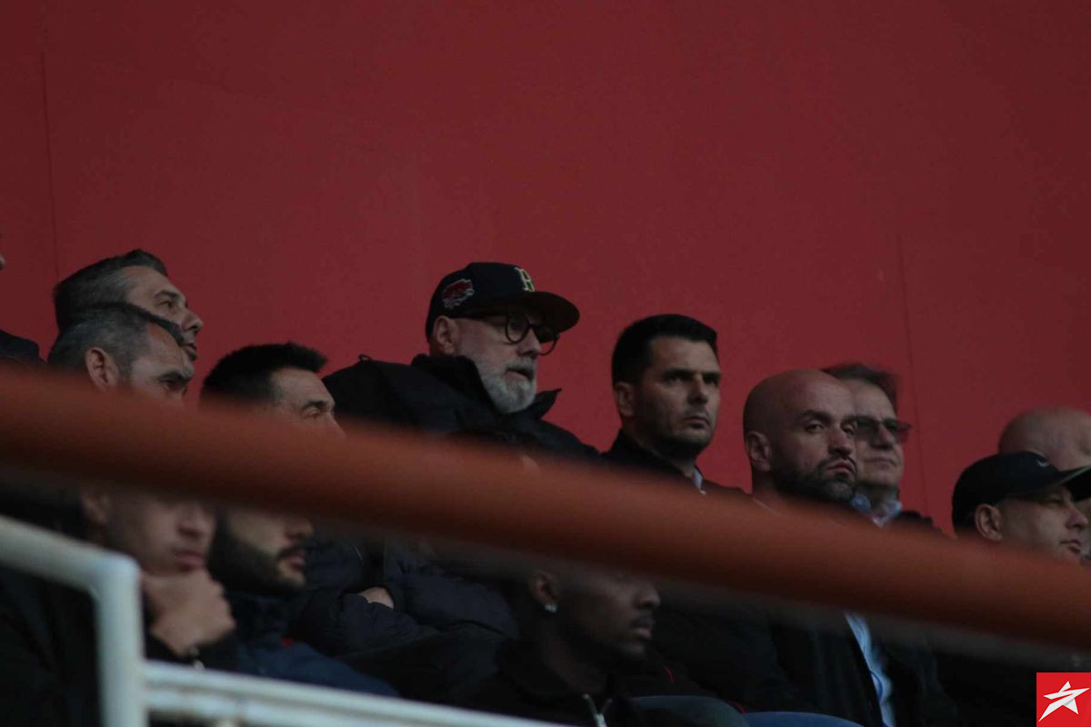 Barbarez i Spahić već u akciji, dobili su velike ovacije: "Na stadionu se nalazi..."