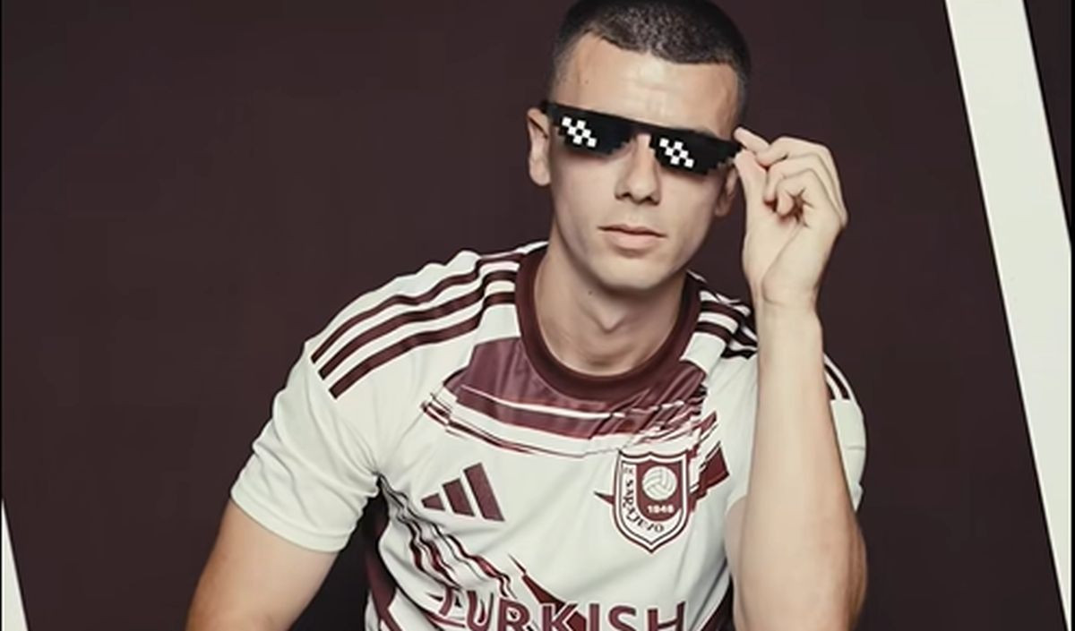FK Sarajevo predstavio nove dresove i poslao jasan poziv svim generacijama navijača! FK Sarajevo predstavio nove dresove i poslao jasan poziv svim generacijama navijača!