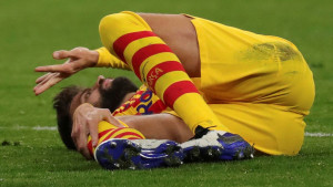 Gerard Pique se poprilično kocka: Defanzivac Barcelone odbio operaciju iako mu je koljeno uništeno