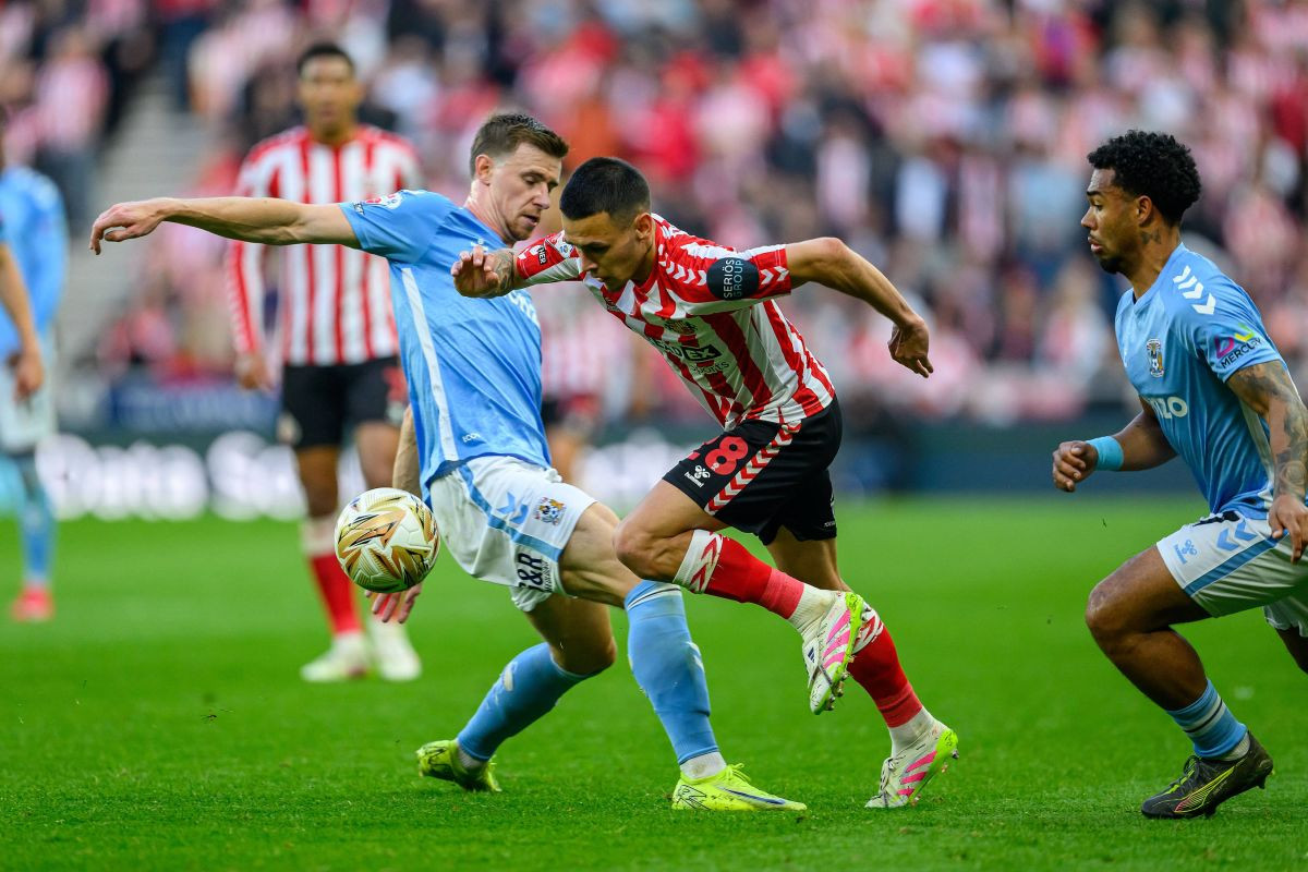Nedavno izborili povratak u Premiership, a sada je Sunderland predstavio rekordno pojačanje kluba! Nedavno izborili povratak u Premiership, a sada je Sunderland predstavio rekordno pojačanje kluba!