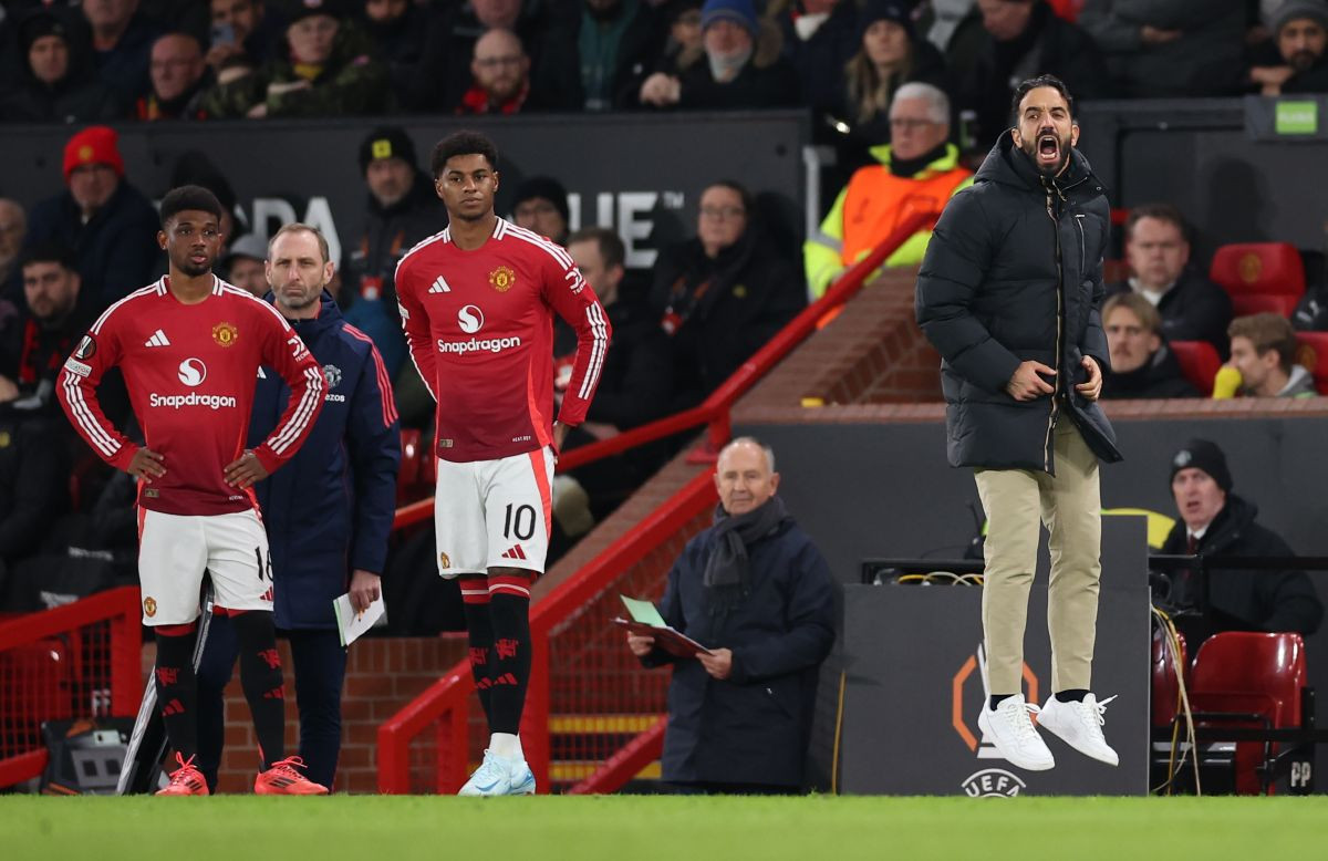Ruben Amorim počeo "križaljku" u Manchester Unitedu: "Možeš ići, nećeš dobiti novi ugovor" Ruben Amorim počeo "križaljku" u Manchester Unitedu: "Možeš ići, nećeš dobiti novi ugovor"