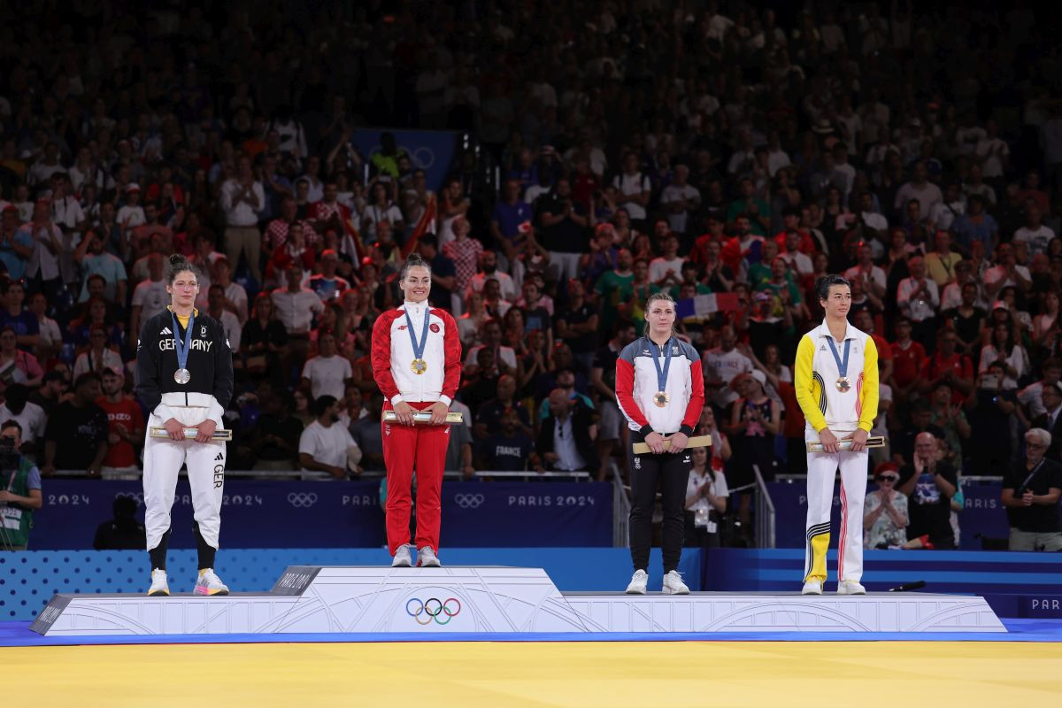 Šok u Parizu: Kćerka obradovala Hrvatsku zlatnom medaljom, a otac uhapšen zbog seksualnog napada Šok u Parizu: Kćerka obradovala Hrvatsku zlatnom medaljom, a otac uhapšen zbog seksualnog napada