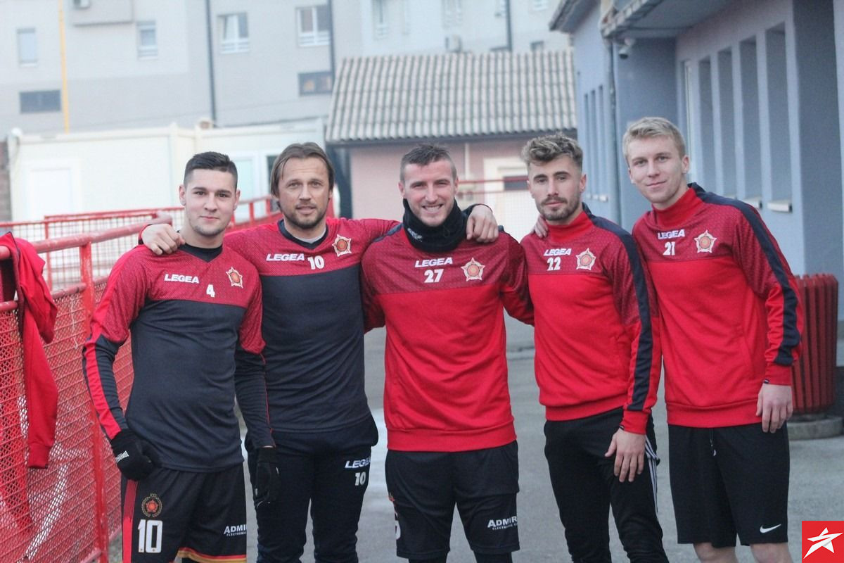 Fudbaleri FK Sloboda trenirali u novoj opremi