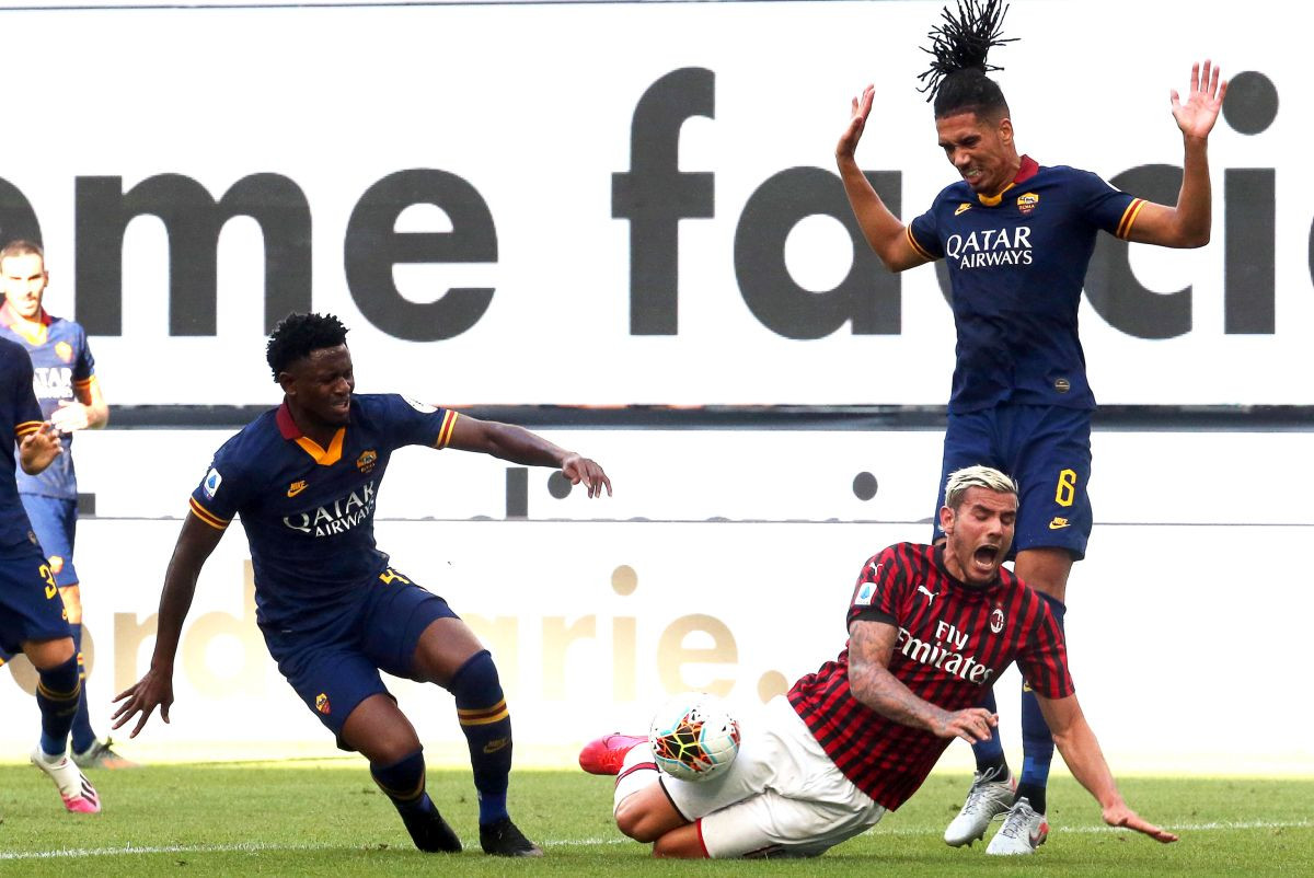 United potvrdio: Smalling i Alexis ostaju u Italiji, ali samo do kraja Serije A United potvrdio: Smalling i Alexis ostaju u Italiji, ali samo do kraja Serije A