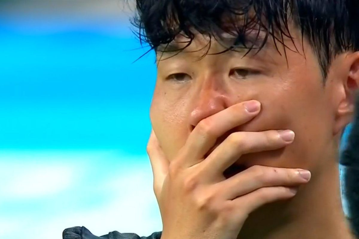Son kroz suze i ovacije napustio Tottenham, a samo nekoliko minuta kasnije desila se katastrofa Son kroz suze i ovacije napustio Tottenham, a samo nekoliko minuta kasnije desila se katastrofa