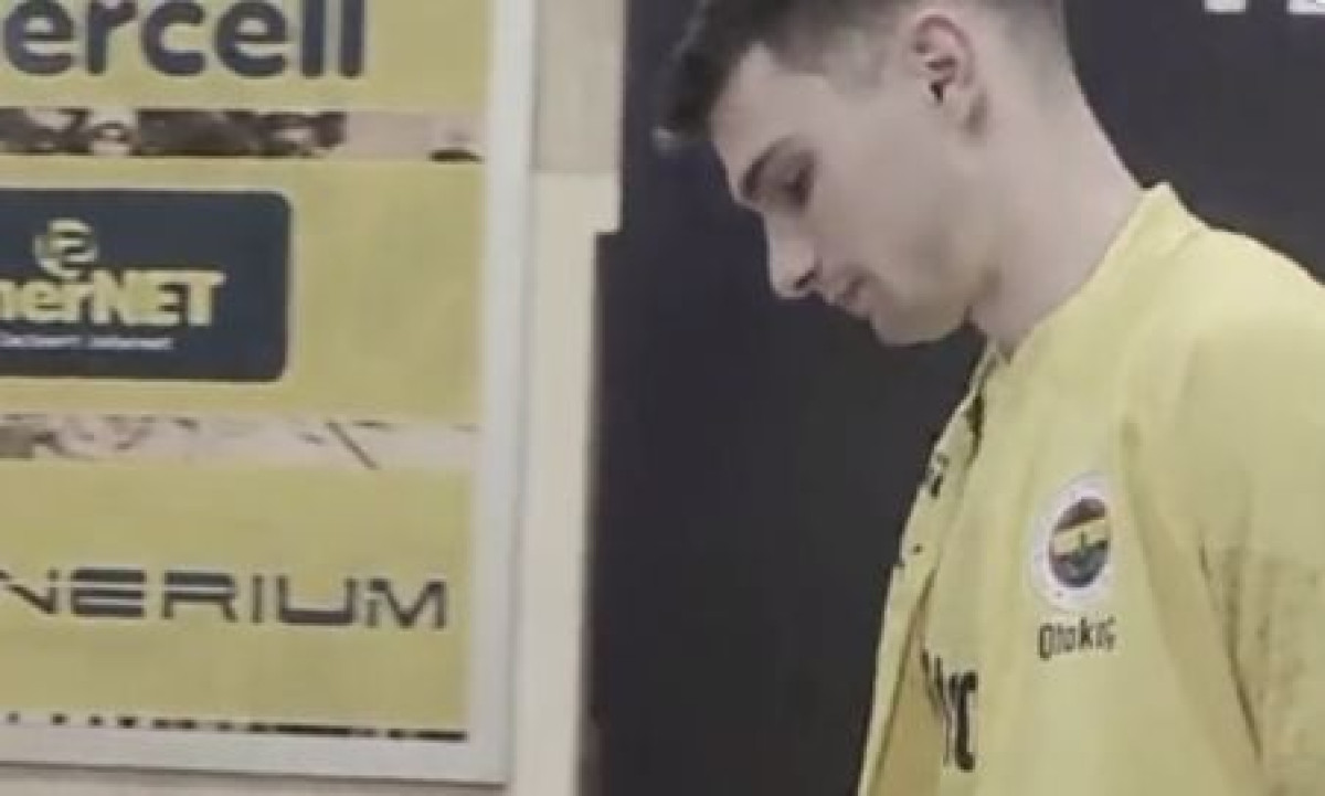 Video Dominika Livakovića iz mix zone bacio u očaj cijelu Hrvatsku, svi su vidjeli isti detalj! Video Dominika Livakovića iz mix zone bacio u očaj cijelu Hrvatsku, svi su vidjeli isti detalj!