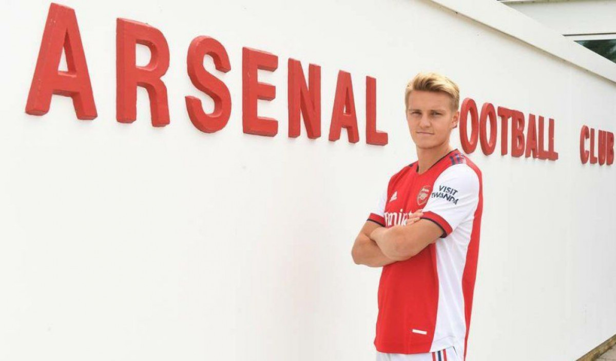 Martin Odegaard potpisao za Arsenal, odmah izabrao i broj na dresu Martin Odegaard potpisao za Arsenal, odmah izabrao i broj na dresu