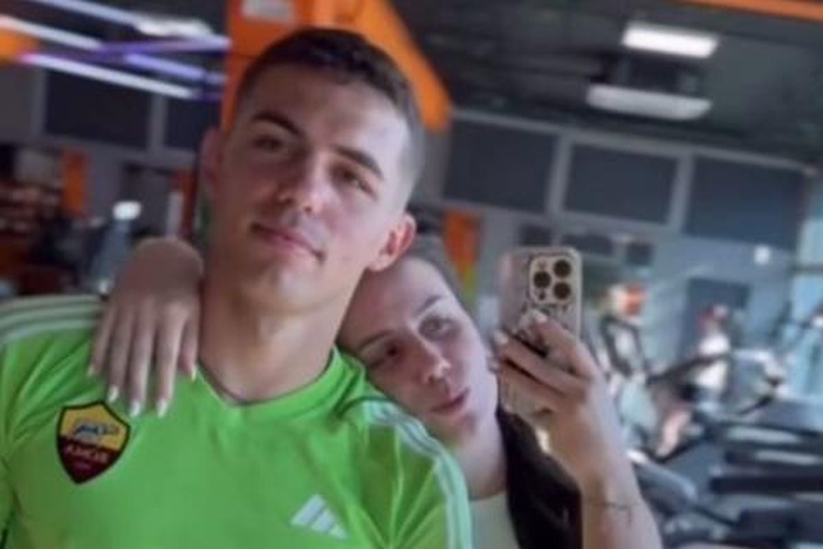 Sestra Nela razoktrila iskusnog napadača - Trenira u dresu Rome, spreman je za transfer karijere Sestra Nela razoktrila iskusnog napadača - Trenira u dresu Rome, spreman je za transfer karijere