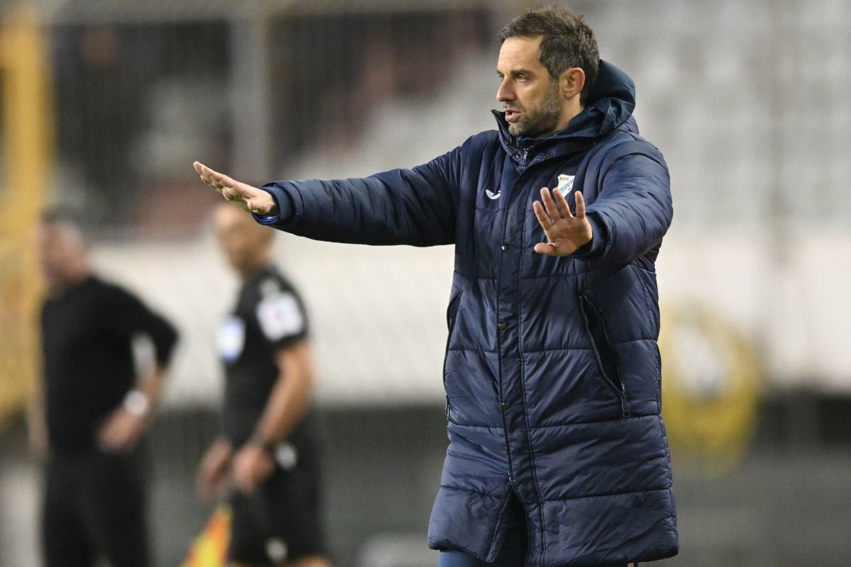 Dosta mu je! Trener Rijeke posramio cijelu Hrvatsku: "Pričaju da je Hajduk ispred Dinama, a nas..." Dosta mu je! Trener Rijeke posramio cijelu Hrvatsku: "Pričaju da je Hajduk ispred Dinama, a nas..."