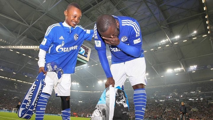 Asamoah se u suzama oprostio od Schalkea