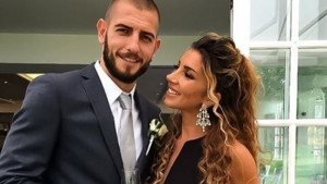 E, to je trofej: Petrić 'zapalio' Instagram fotografijom supruge, svi gledaju u - grudi