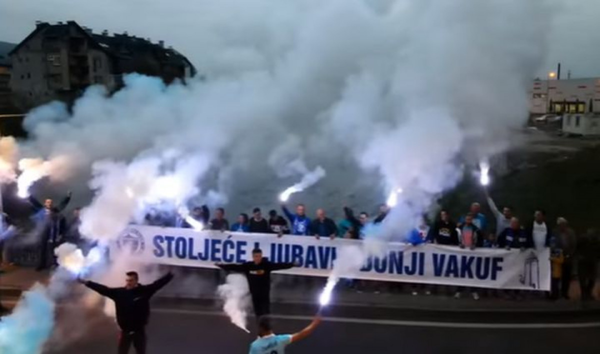 Željin se rođendan slavi i izvan Sarajeva: Bakljadom čestitali voljenom timu 'stotku'