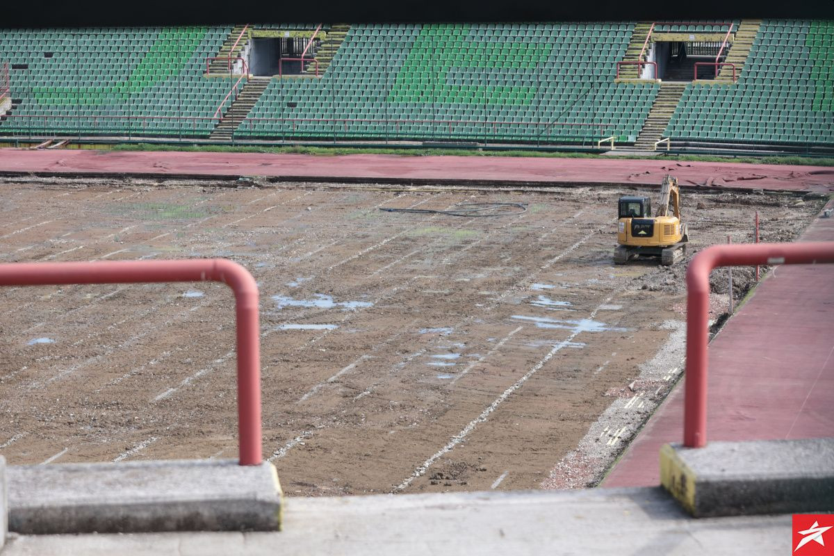 Tužna slika sa najvećeg bh. stadiona: Bez lopte, ali i mašina, radnika...