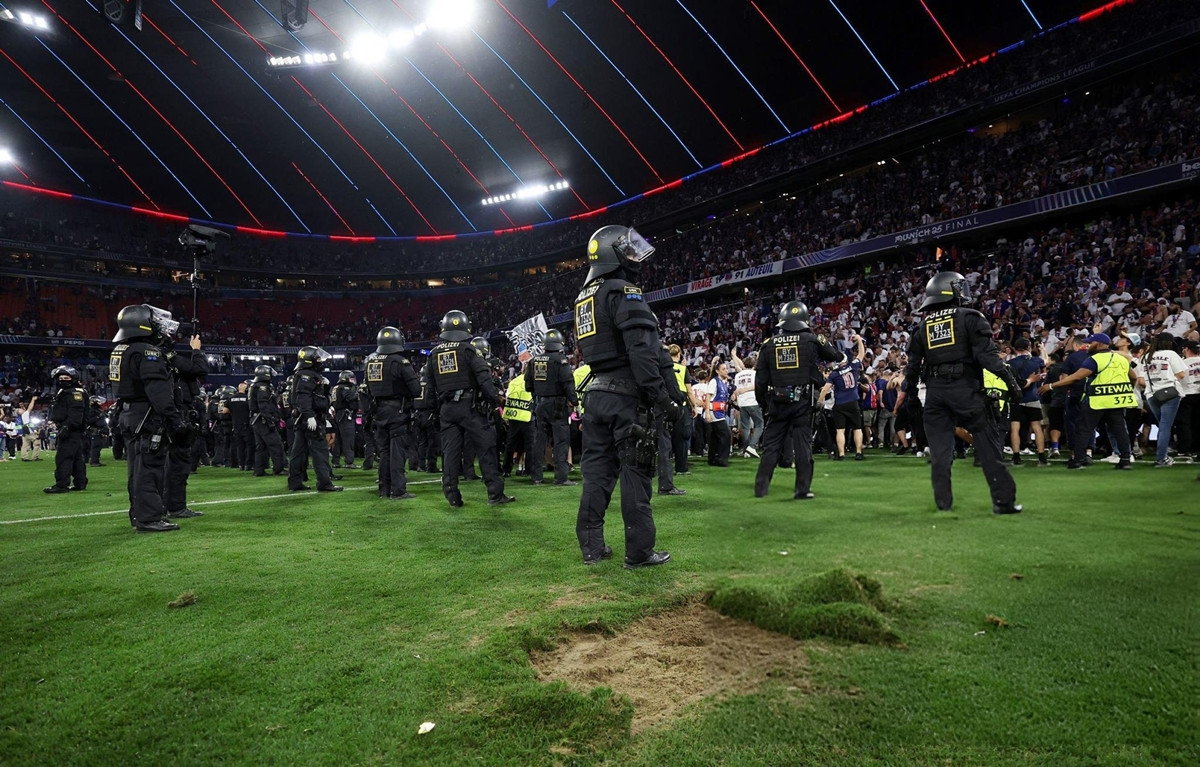 Bezobrazni navijači PSG-a napravili problem Njemačkoj samo četiri dana prije velike utakmice Bezobrazni navijači PSG-a napravili problem Njemačkoj samo četiri dana prije velike utakmice
