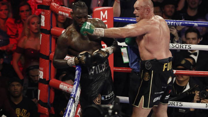 Fury pokušava uvjeriti Wildera da se skloni kako bi se obračunao s Joshuom