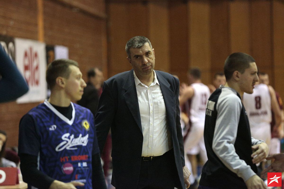 Nekadašnji kapiten Zmajeva žestoko razočaran: Grobari košarke, lopuže političke! Nekadašnji kapiten Zmajeva žestoko razočaran: Grobari košarke, lopuže političke!