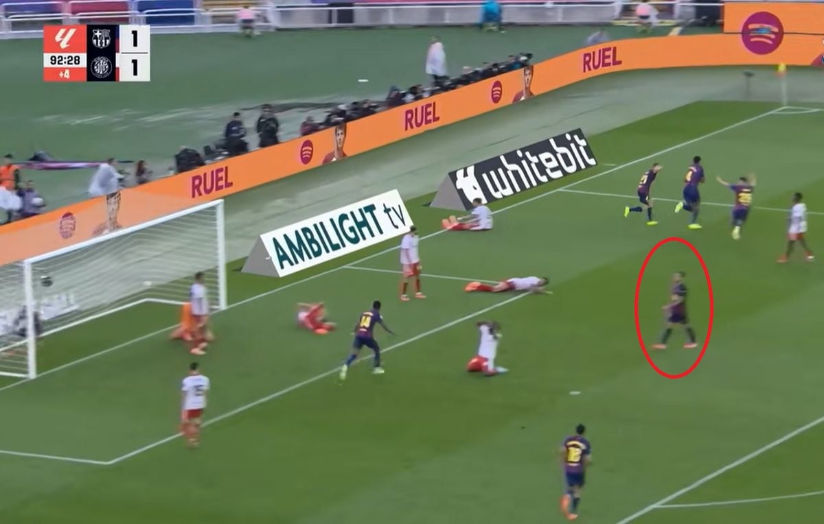 Igrači Barcelone u transu nakon gola Arauja, samo on nije slavio i sada se zna zašto Igrači Barcelone u transu nakon gola Arauja, samo on nije slavio i sada se zna zašto