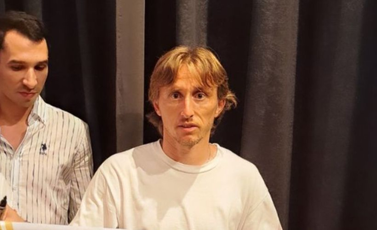 Bio gost Zrinjskog, a pozirao sa šalom drugog kluba iz Mostara: Modrić pokazao kakav je gospodin Bio gost Zrinjskog, a pozirao sa šalom drugog kluba iz Mostara: Modrić pokazao kakav je gospodin