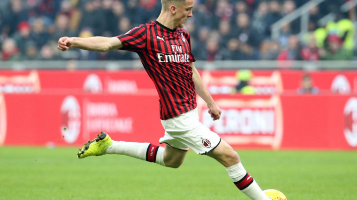 AC Milan kupio Alexisa Saelemaekersa