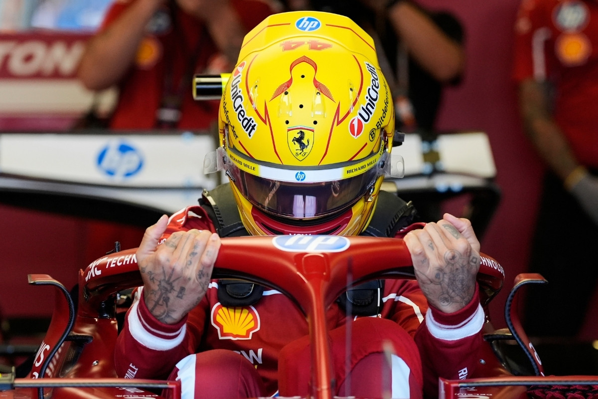 Hamilton u nevjerici nakon prve trke sa Ferrarijem: "Ekipa mi nije javila da stiže kiša!"