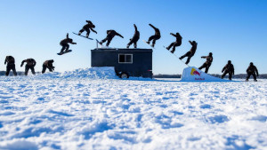 Snowboarding na zaleđenom jezeru