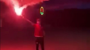 Vranješ zapalio baklju, ori se: Borac, Borac, Borac volimo...