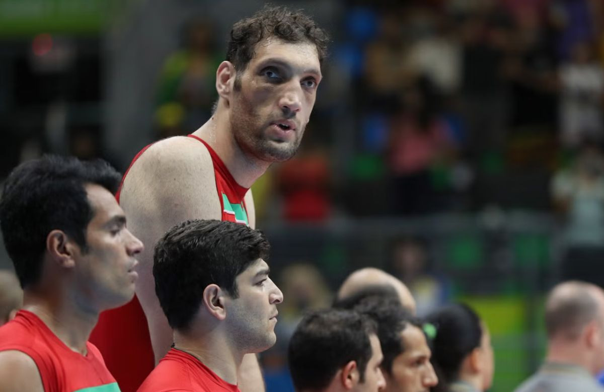 Iranski div teško ponižen u Parizu: "Nije važno šta jede i gdje spava..." Iranski div teško ponižen u Parizu: "Nije važno šta jede i gdje spava..."