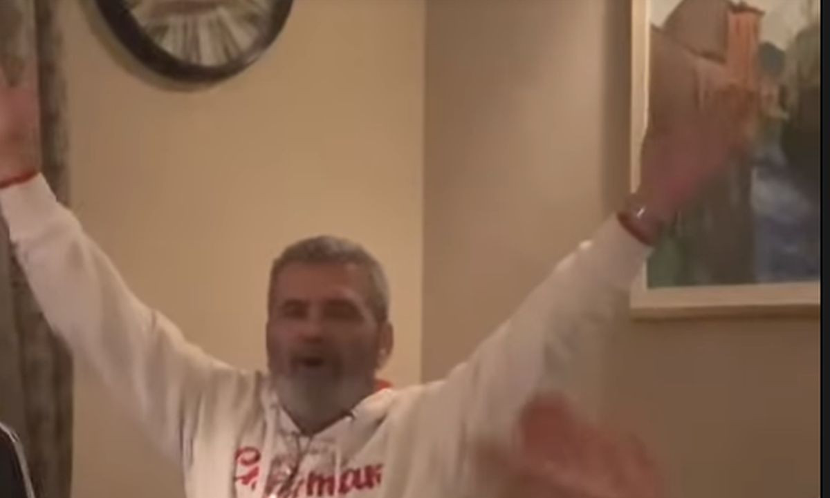 Slišković zapjevao i napravio show u kafani - Jedna pjesma ga posebno pogodila Slišković zapjevao i napravio show u kafani - Jedna pjesma ga posebno pogodila