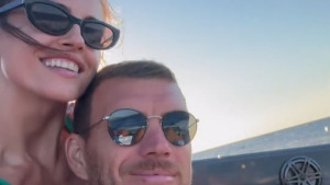 Edin i Amra u zagrljaju na brodu, Džekina supruga uz video objavila i pjesmu koja je sve oduševila