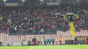 Fudbalska noć u Zenici: Sjajna atmosfera na Bilinom polju, stigli i gostujući navijači