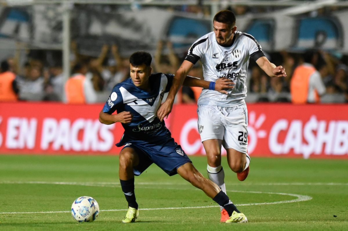 Velez prvak Argentine, činilo se da će se stadion raspasti - Domaća pobjeda i ludnica na proslavi! Velez prvak Argentine, činilo se da će se stadion raspasti - Domaća pobjeda i ludnica na proslavi!