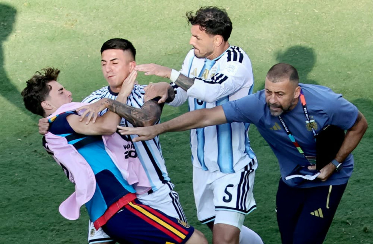 Novi skandal u režiji fudbalskih diletanata: FIFA pomilovala "arentinskog divljaka"