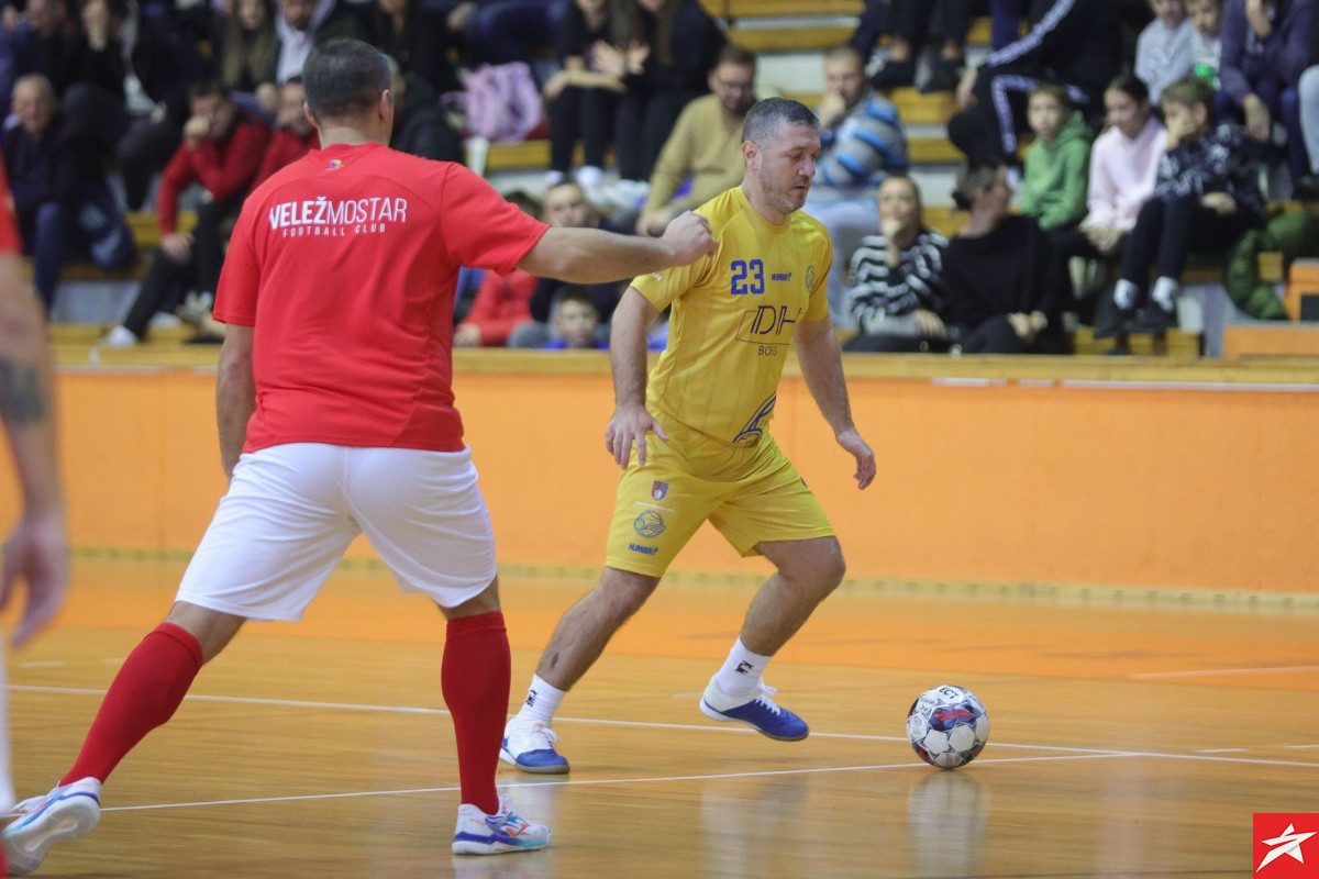 Bilo je svega: Velež i Željezničar odigrali finale prije finala! Bilo je svega: Velež i Željezničar odigrali finale prije finala!