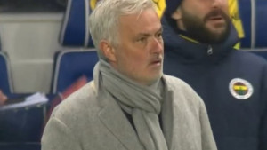 Mourinho gleda i ne vjeruje kako mu igrači izvode penale - Džeko precizan, Tadić jedan od tragičara!