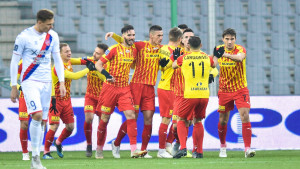 Korona ubjedljiva, Kovačević se upisao u listu strijelaca