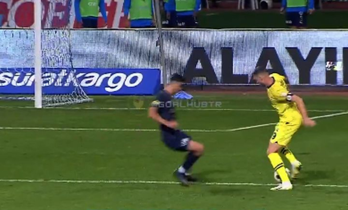 Dušan Tadić pogodio za 2:0, ali ponovo je Edin Džeko "izmislio" gol za Fenerbahče