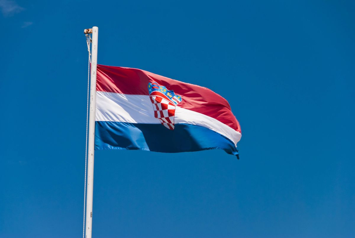 Skandal u Hrvatskoj: Juniorska sezona se otvorila u 11 sati na 40 stepeni, igraču pozlilo Skandal u Hrvatskoj: Juniorska sezona se otvorila u 11 sati na 40 stepeni, igraču pozlilo