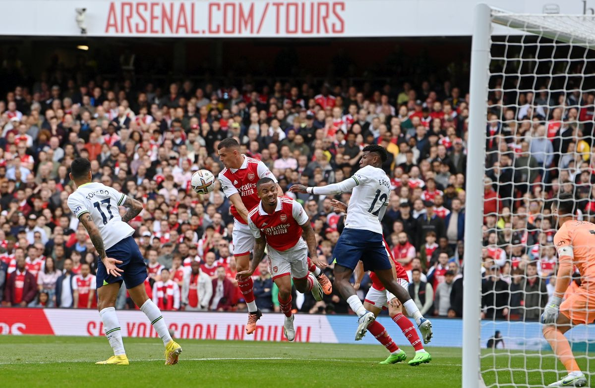 Arsenal izgleda moćno! Arsenal izgleda moćno!