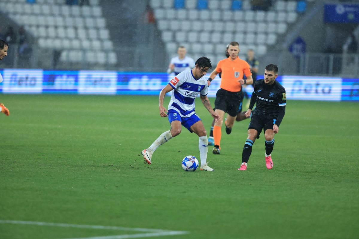 Hajduk i Dinamo žele najveću zvijezdu Rijeke, klub ga odmah poslao na tribine Hajduk i Dinamo žele najveću zvijezdu Rijeke, klub ga odmah poslao na tribine