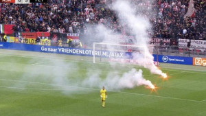 Navijači više ne mogu da trpe nezapamćeno loš Ajax - Prekinuli su tešku katastrofu na terenu